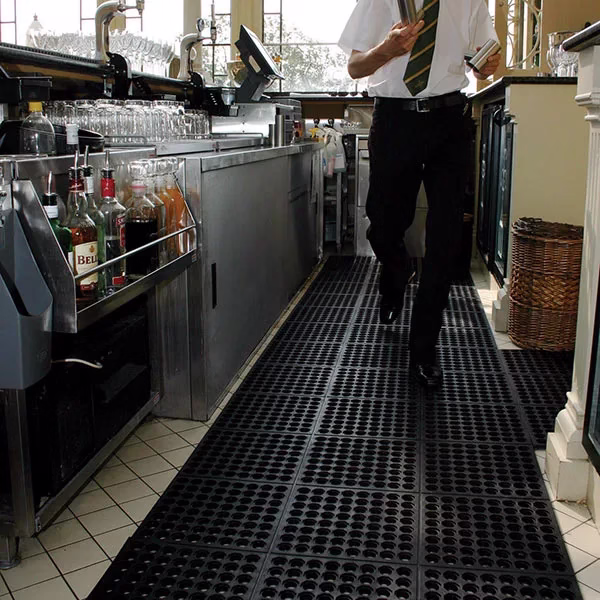 anti fatigue mat in bar area