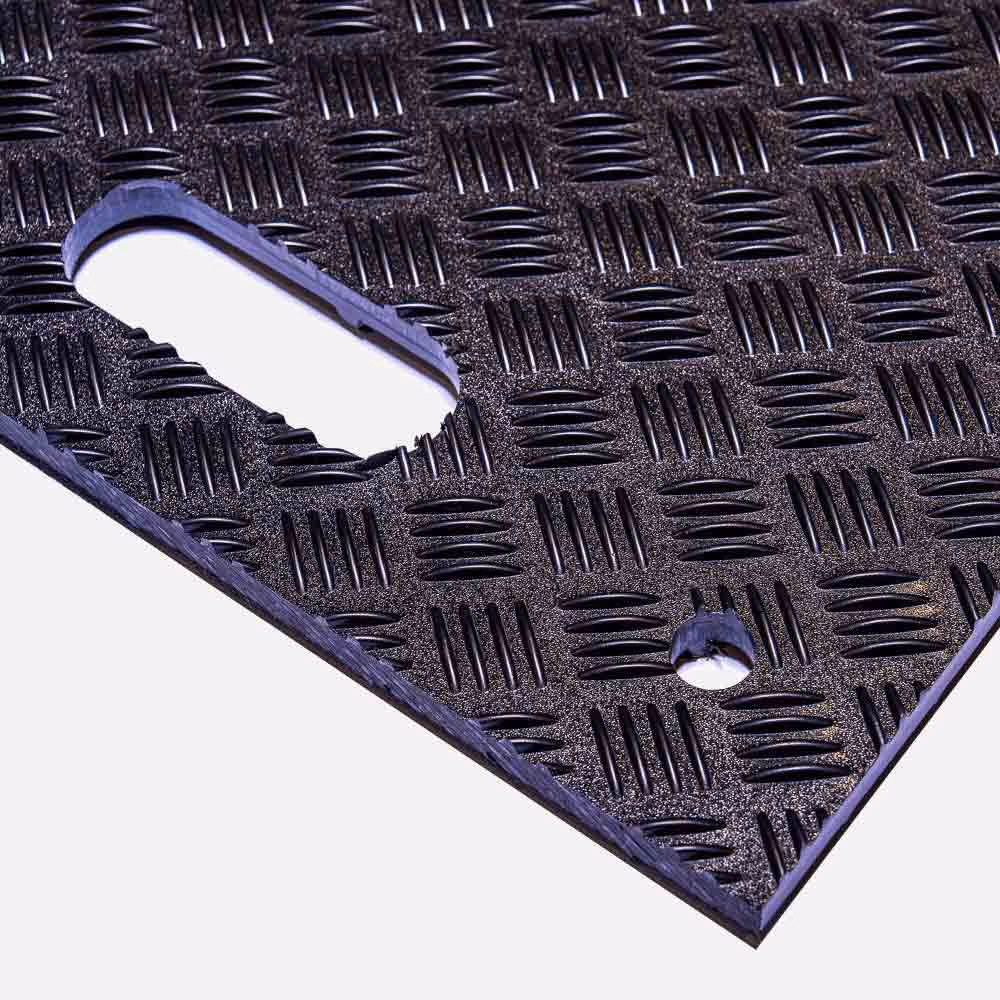 Ground protection mat anti slip chequered tread